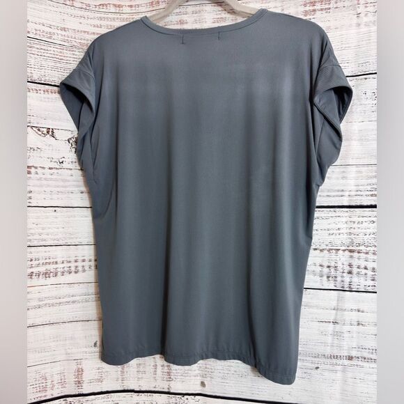 Downeast T shirt Womens size Medium V Neck Gray layering Tee Essential light - Picture 4 of 12